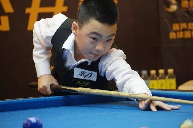 老佩顿场边 老佩顿场边