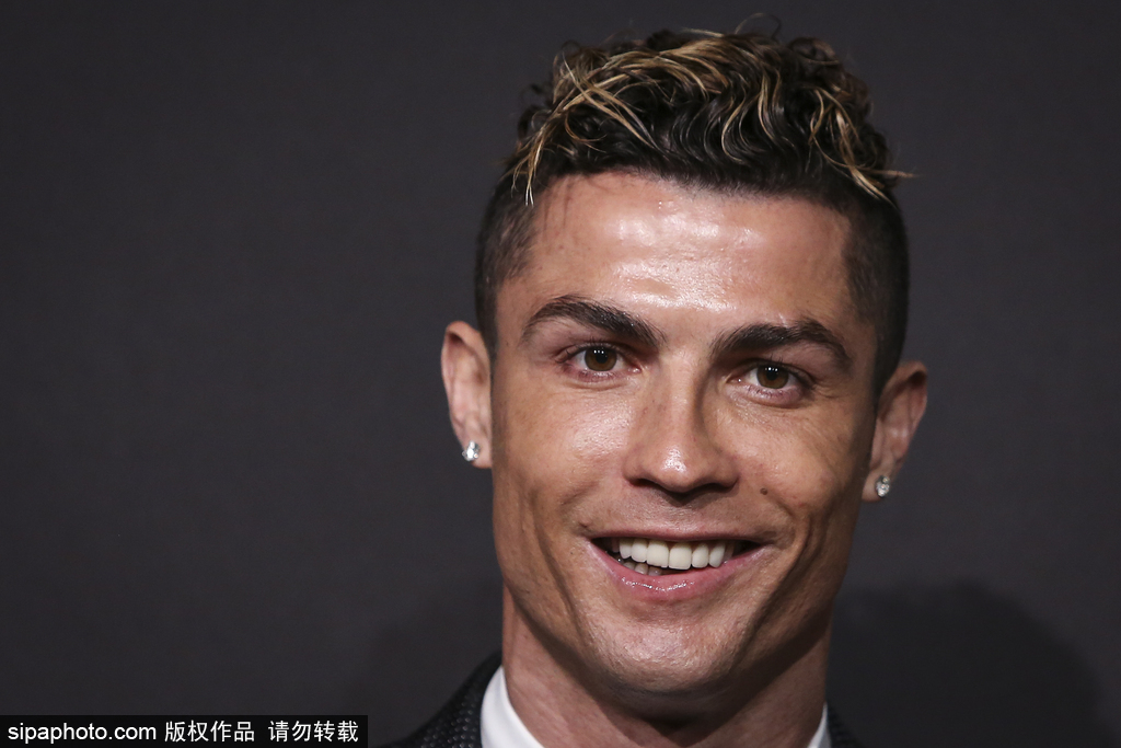 看到他更多 看到他更多