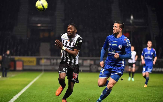 超赛场上争 超赛场上争